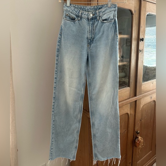 H&M Wide Ultra High Waist Jeans - Picture 1 of 6